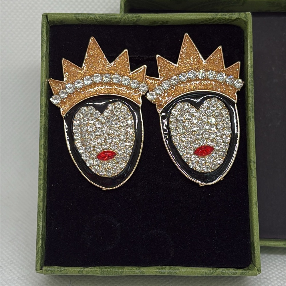 Disney Snow White Inspired Evil Queen Villain Studded Earrings - Picture 2 of 13